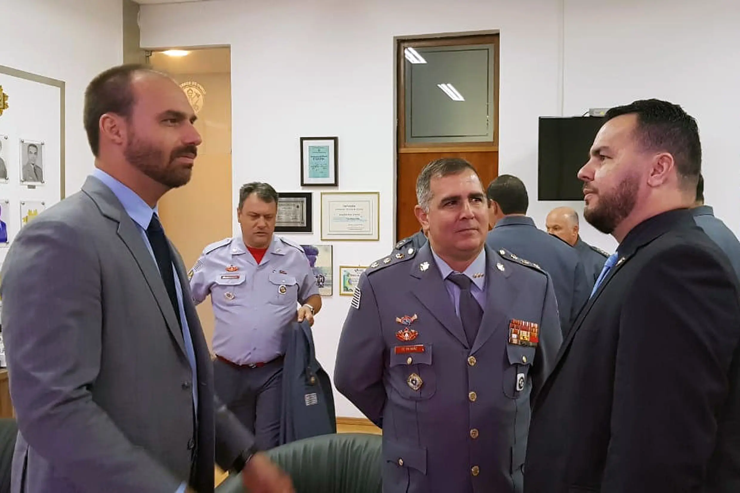 Gil Diniz e Bolsonaro em Brasília